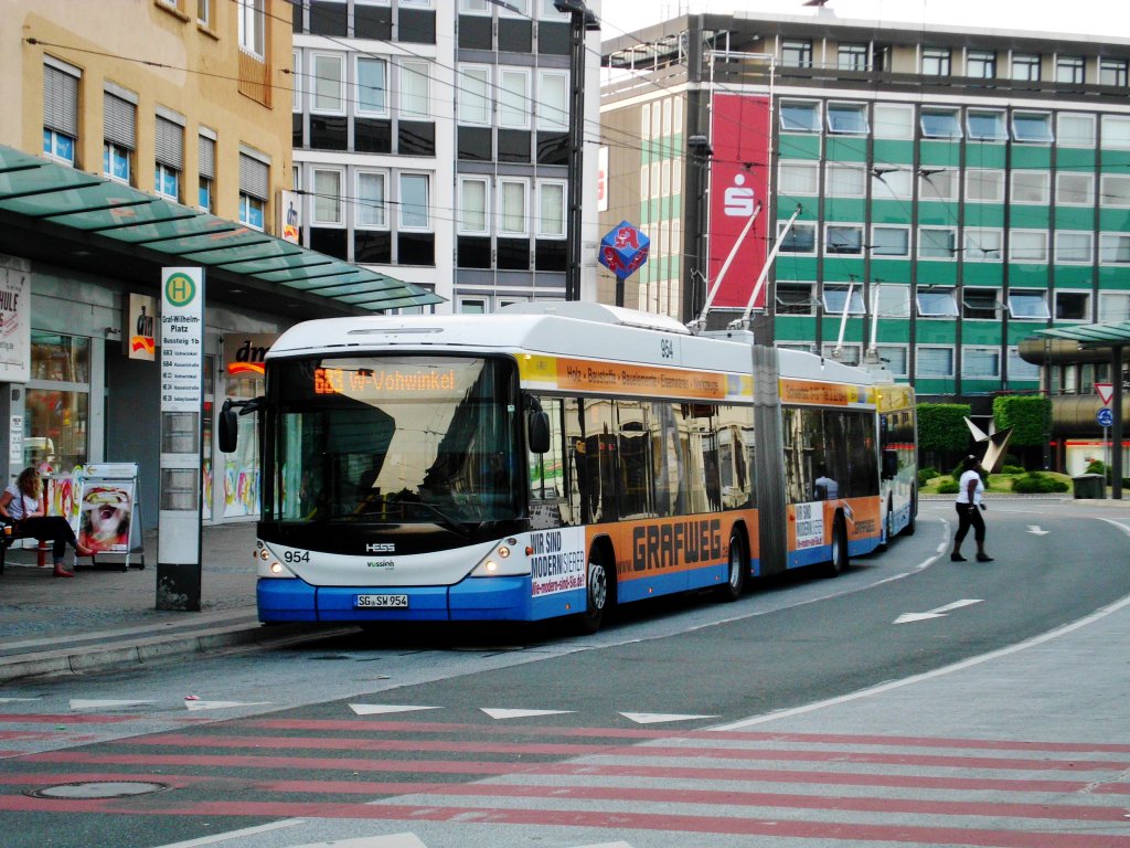  Hess Trolleybus BGT-N2C auf der Linie 683 nach Wuppertal Vohwinkel Schwebebahn an der Haltestelle Solingen Graf-Wilhem-Platz.(23.7.2013)   