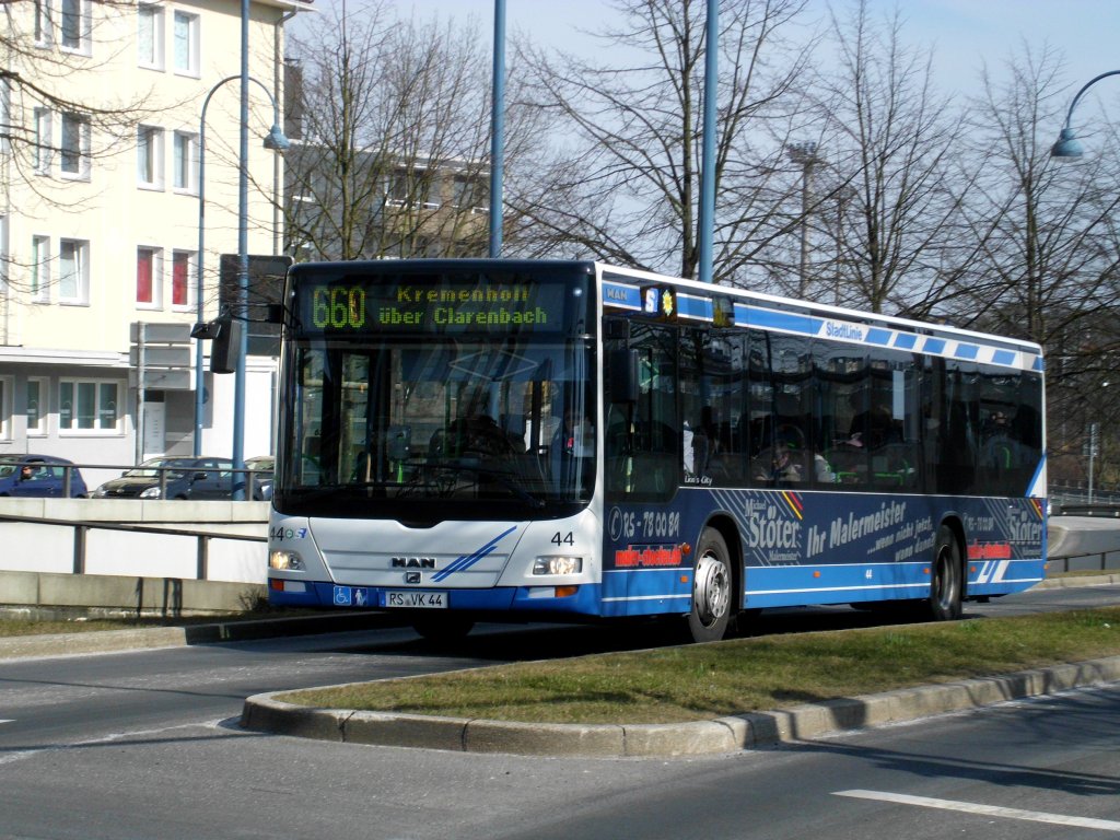  MAN Niederflurbus 3. Generation (Lion's City) auf der Linie 660 nach Remscheid Kremenholl/Paulstrae am Hauptbahnhof Remscheid.(27.3.2013)   