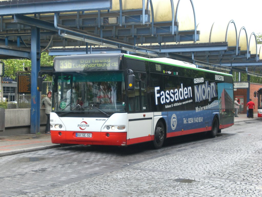  Neoplan N 44-Serie (Centroliner) auf der Linie 336 nach S-Bahnhof Ltgendortmund am Hauptbahnhof Bochum.(19.7.2012) 