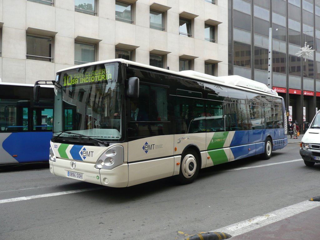18.01.11,IVECO-Irisbus Citelis mit Gasantrieb der emt Nr.523 in der Inselhauptstadt Palma de Mallorca.