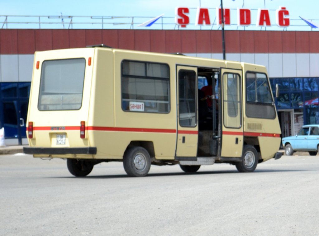 19. April 2012: berraschung in Qusar/AZ: ein Steyr Stadtbus ist noch in Betrieb