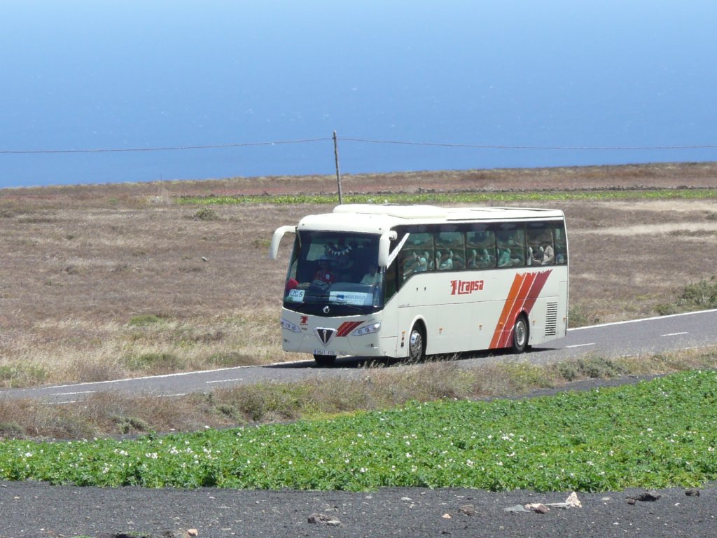 27.05.10,IVECO-Irisbus EuroRider in Richtung Mirador del Rio auf Lanzarote/Kanaren. 