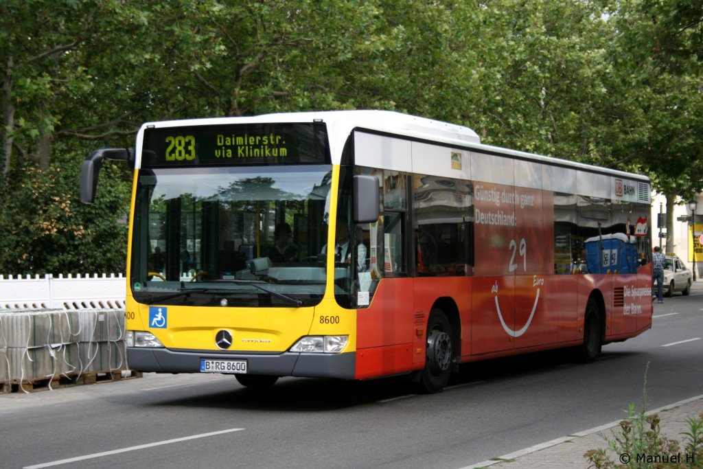8600 (B RG 8600).
Der Bus wirbz fr den DB Sparpreis.
Berlin Steglitz, 9.8.2010.