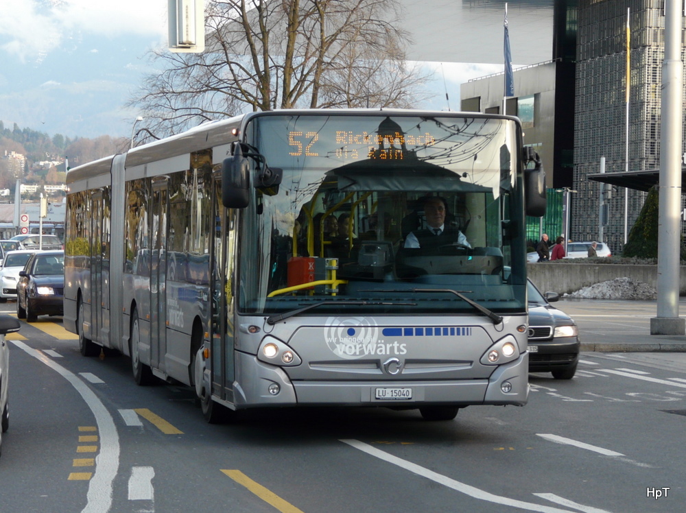 AAGR - Heuliez GX427 Nr.42 LU 15040 unterwegs auf der Linie 52 in Luzern am 15.01.2011
