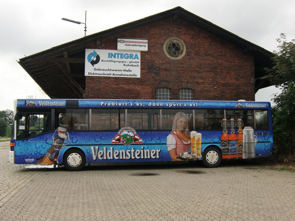 Am 03.08.2010 stand dieser Mercedes-Benz O 405 am alten Gterschuppen in Kulmbach. 