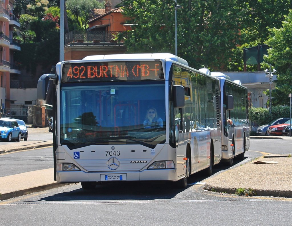 Am 13.05.2013 stand am Cipro in Rom dieser Mercedes-Benz Citaro O530 I (atac 7643) auf der Linie 492.