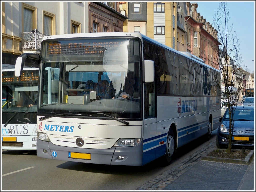 (AM 5540) Mercedes Benz Integro, der Busfirma Meyers aus Flebour, im Schrittempo in den Straen von Ettelbrck unterwegs.  06.03.2013