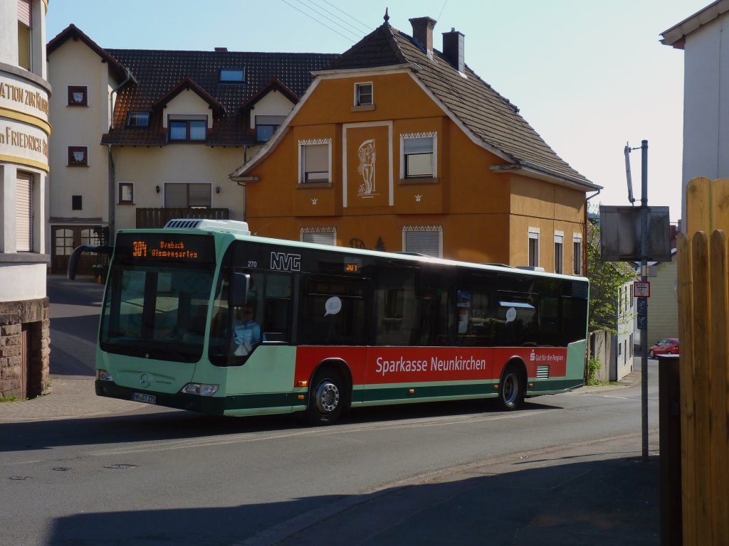 An Ostermontag herrschte Sonntagsverkehr. Somit war Wagen 270 der NVG auf der Linie 304 Ottweiler Bhf - Bexbach Blumengarten unterwegs. (Ottweiler Betzelbach)