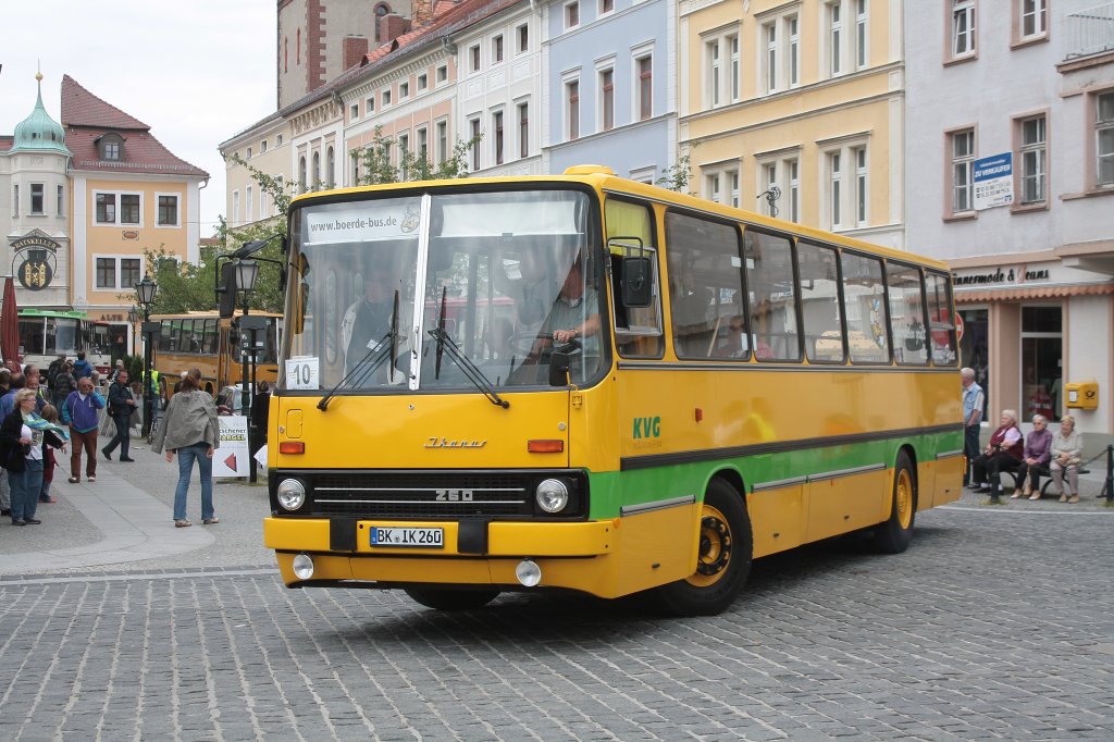 Anlsslich des 2. Ikarus Treffens in Lbau am 28.05.2011 war ein Ikarus 260 der KVG Brde-Bus vor Ort.
