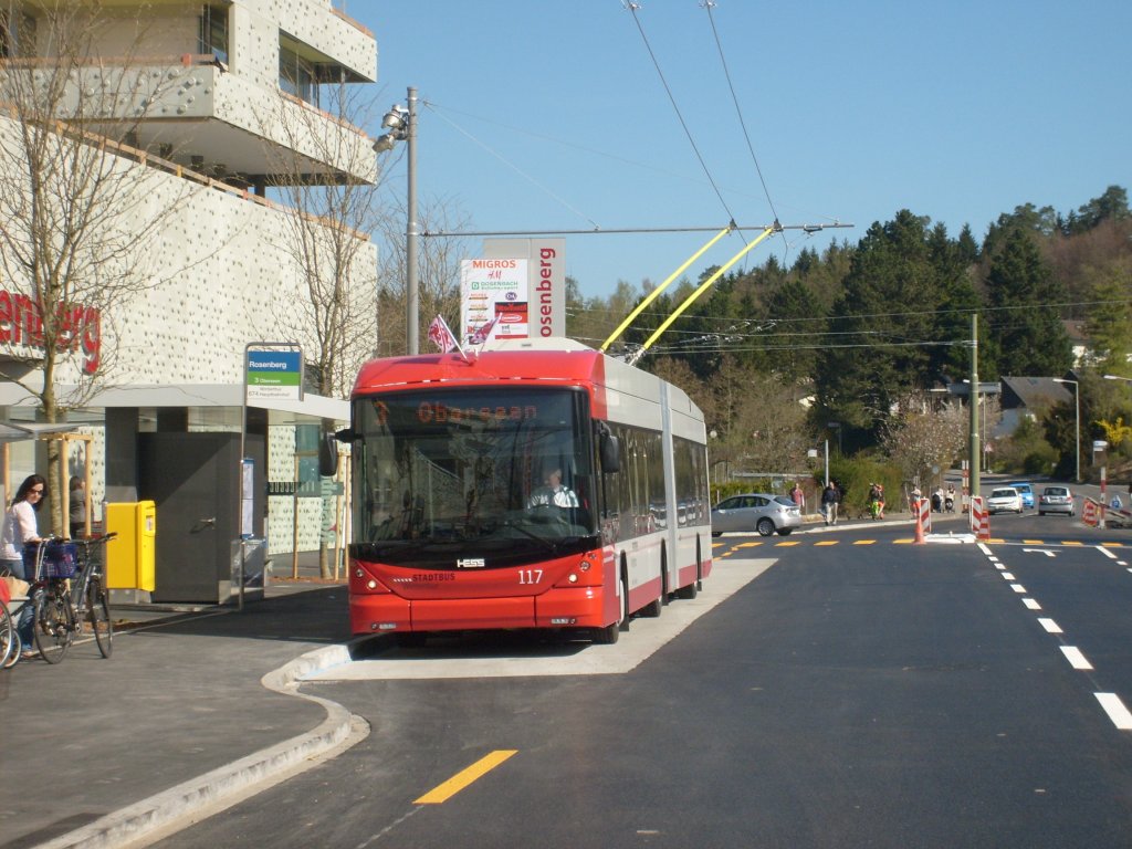 Auch Bus Nr. 117 in der neuen Endstation Rosenberg am 7.4.2011, kurz vor der nchsten Haltestelle wird er wieder in der  alten  Schlaufe zurckfahren.