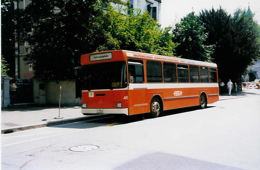 Aus dem Archiv: BSU Solothurn Nr. 45/SO 21'608 Mercedes/Hess O 305 am 5. Juli 1999 Solothurn, Amthausplatz