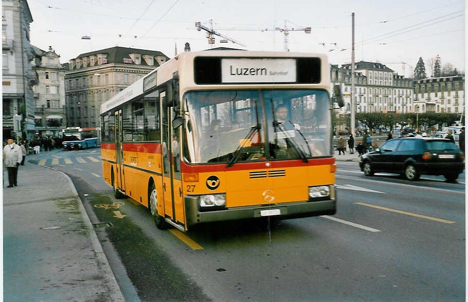 Aus dem Archiv: Bucheli, Kriens Nr. 27/LU 15'711 Mercedes O 405 am 30. Dezember 1999 Luzern, Bahnhofbrcke