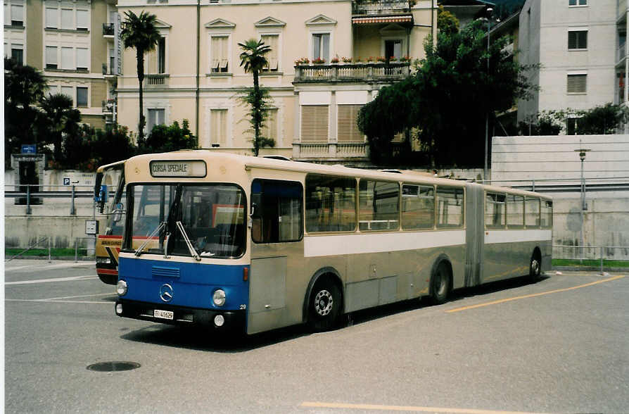 Aus dem Archiv: FART Locarno - Nr. 29/TI 41'629 - Mercedes O 305G am 13. Juli 1998 beim Bahnhof Locarno