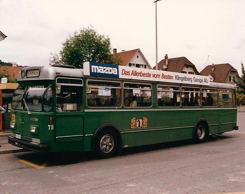 Aus dem Archiv: FBW Autobus mit der Betriebsnummer 79 auf der Linie 37 an der Haltestelle in Bottmimgen. Die Aufnahme stammt vom August 1985.