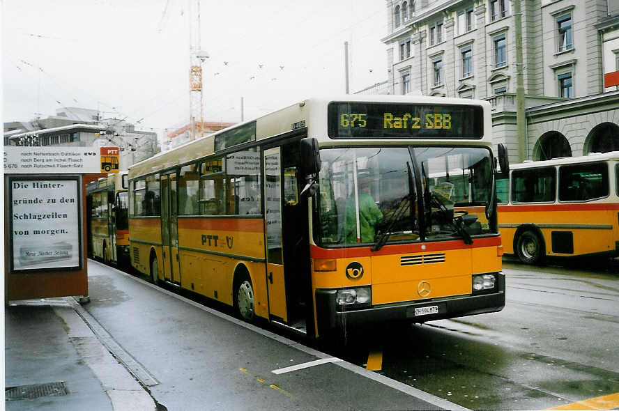 Aus dem Archiv: Moser, Flaach - Nr. 5/ZH 594'873 - Mercedes O 405 am 18. April 1998 beim Bahnhof Winterthur