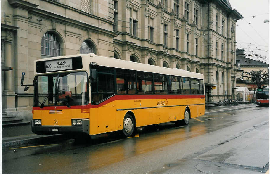 Aus dem Archiv: Moser, Flaach - Nr. 6/ZH 332'706 - Mercedes O 405 (ex P 25'291) am 18. April 1999 beim Bahnhof Winterthur
