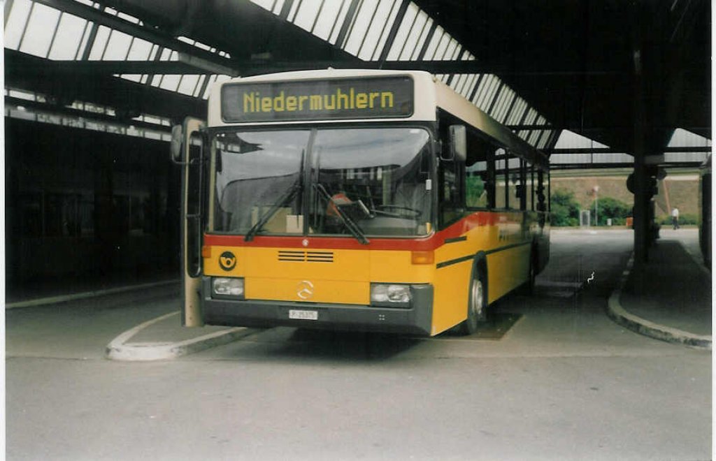 Aus dem Archiv: PTT Regie P 25'375 Mercedes/Lauber O 405 am 4. August 1997 Bern, Postautostation