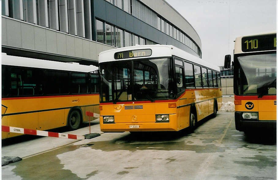 Aus dem Archiv: PTT Regie P 25'305 Mercedes/R&J O 405 am 26. November 1999 Bern, Postautostation