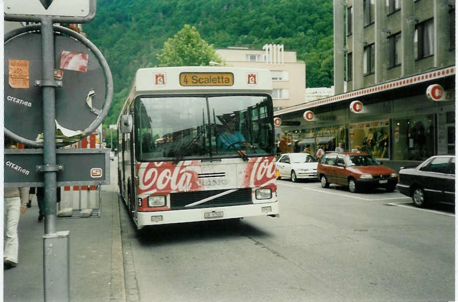 Aus dem Archiv: SBC Chur Nr. 5/GR 97'505 Volvo/Hess (ex Roth, Chur Nr. 24)am 2. Juli 1996 in Chur (mit Vollwerbung fr  Coca Cola )