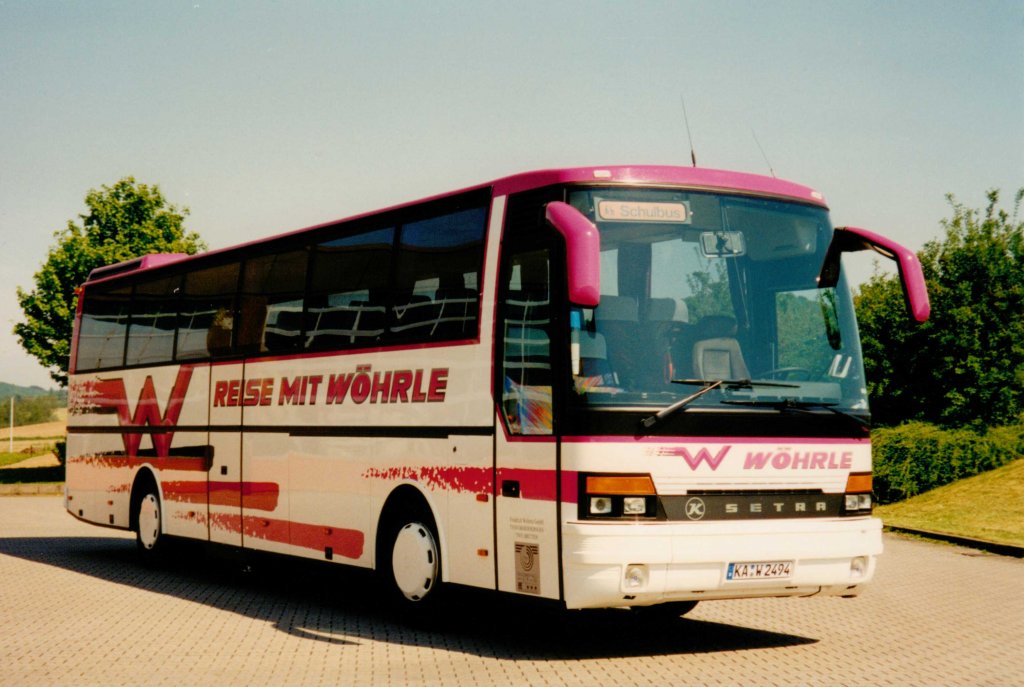 Aus dem Archiv: Setra S 250 Spezial  Whrle , der S 250 Spezial war das letzte Modell der 200er-Baureihe mit einzelnen Elementen vom S 215 HDH sowie der 300er Reihe und MAN-Motor, Juni 1995 Oberderdingen