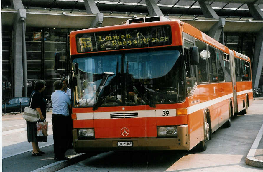Aus dem Archiv: SOO Olten Nr. 39/SO 21'106 Mercedes/Hess O 405G am 20. Juli 1998 Luzern, Bahnhof (im Einsatz bei der AAGR Rothenburg)