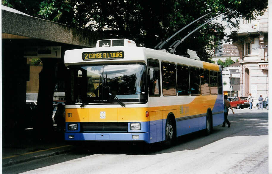 Aus dem Archiv: TC La Chaux-de-Fonds Nr. 111 NAW/Hess Trolleybus am 6. Juli 1999 La Chaux-de-Fonds, Bahnhof