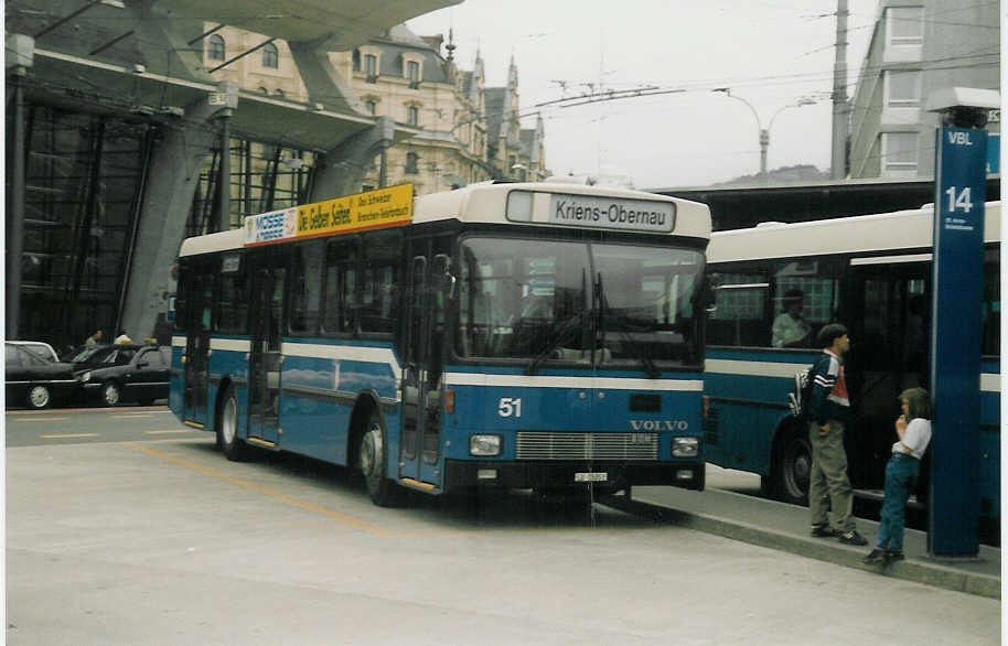 Aus dem Archiv: VBL Luzern Nr. 51/LU 15'051 Volvo/Hess am 23. April 1996 Luzern, Bahnhof