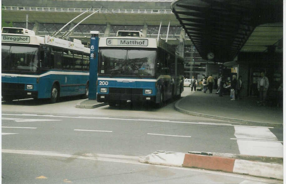 Aus dem Archiv: VBL Luzern Nr. 200 NAW/Hess Gelenktrolleybus am 23. April 1996 Luzern, Bahnhof