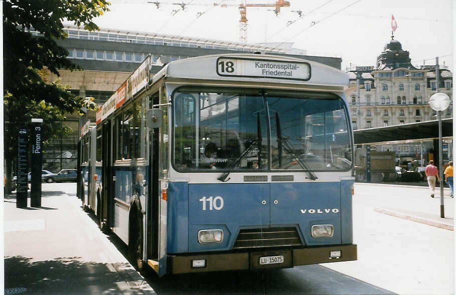 Aus dem Archiv: VBL Luzern Nr. 110/LU 15'075 Volvo/Hess am 20. Juli 1998 Luzern, Bahnhof