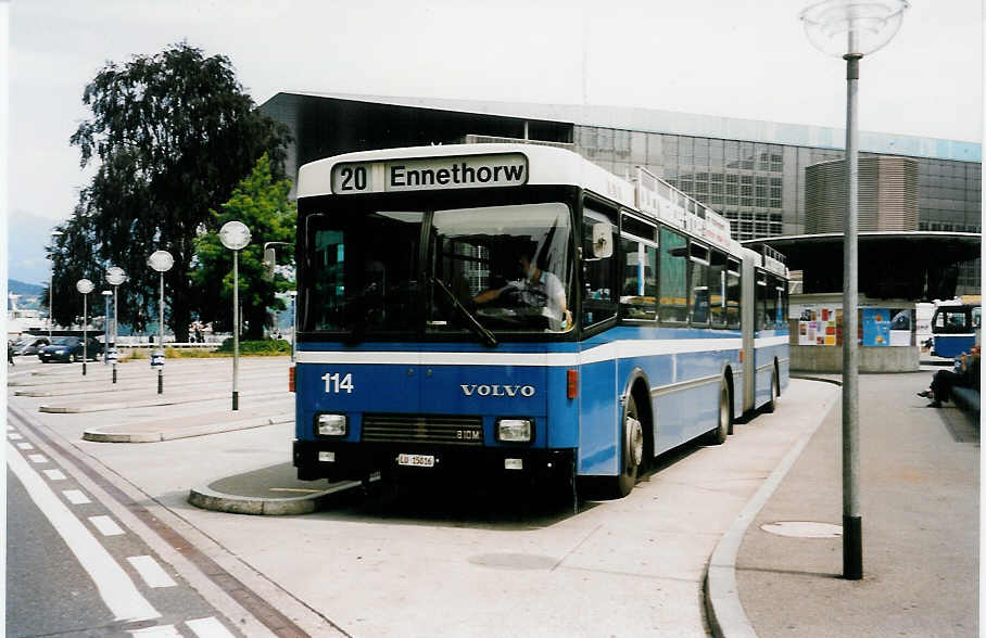 Aus dem Archiv: VBL Luzern Nr. 114/LU 15'016 Volvo/R&J am 13. Juli 1999 Luzern, Bahnhof