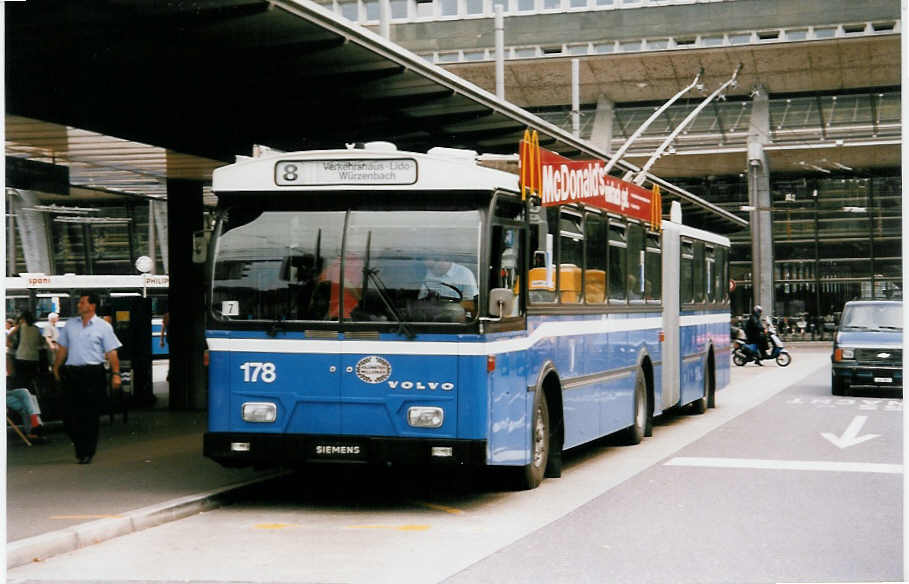 Aus dem Archiv: VBL Luzern Nr. 178 Volvo/Hess Gelenktrolleybus am 13. Juli 1999 Luzern, Bahnhof