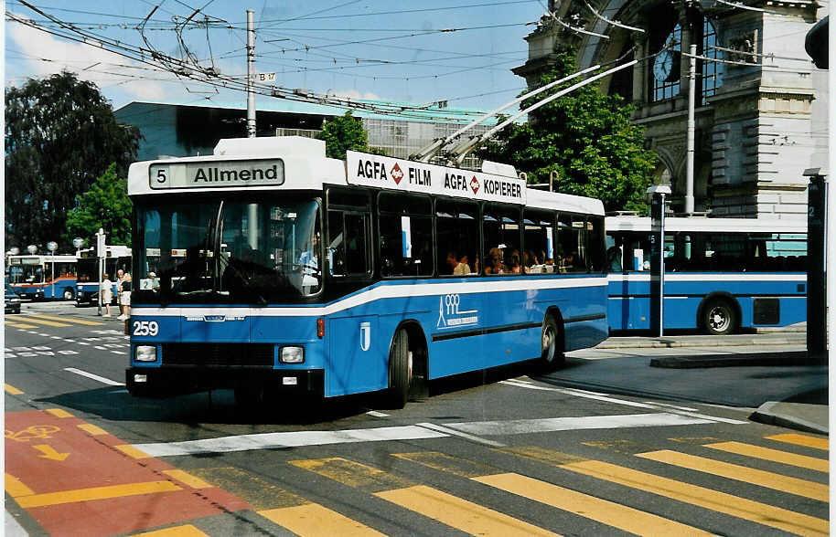 Aus dem Archiv: VBL Luzern Nr. 259 NAW/R&J-Hess Trolleybus am 26. Juli 1999 Luzern, Bahnhof