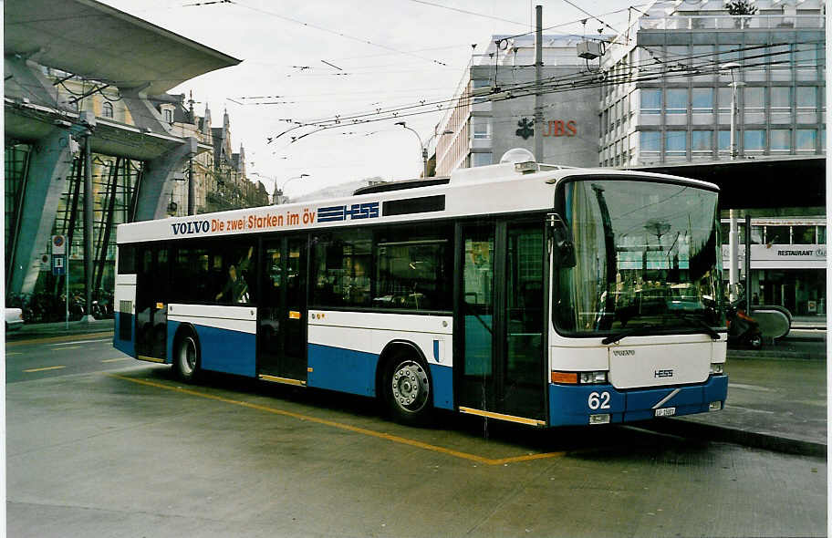 Aus dem Archiv: VBL Luzern Nr. 62/LU 15'001 Volvo/Hess am 30. Dezember 1999 Luzern, Bahnhof