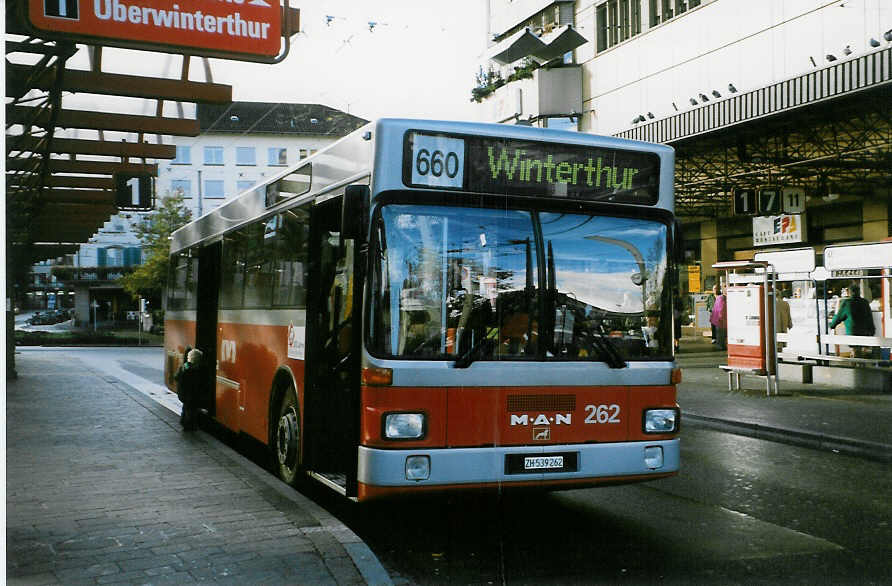 Aus dem Archiv: WV Winterthur - Nr. 262/ZH 539'262 - MAN am 24. Oktober 1998 beim Bahnhof Winterthur