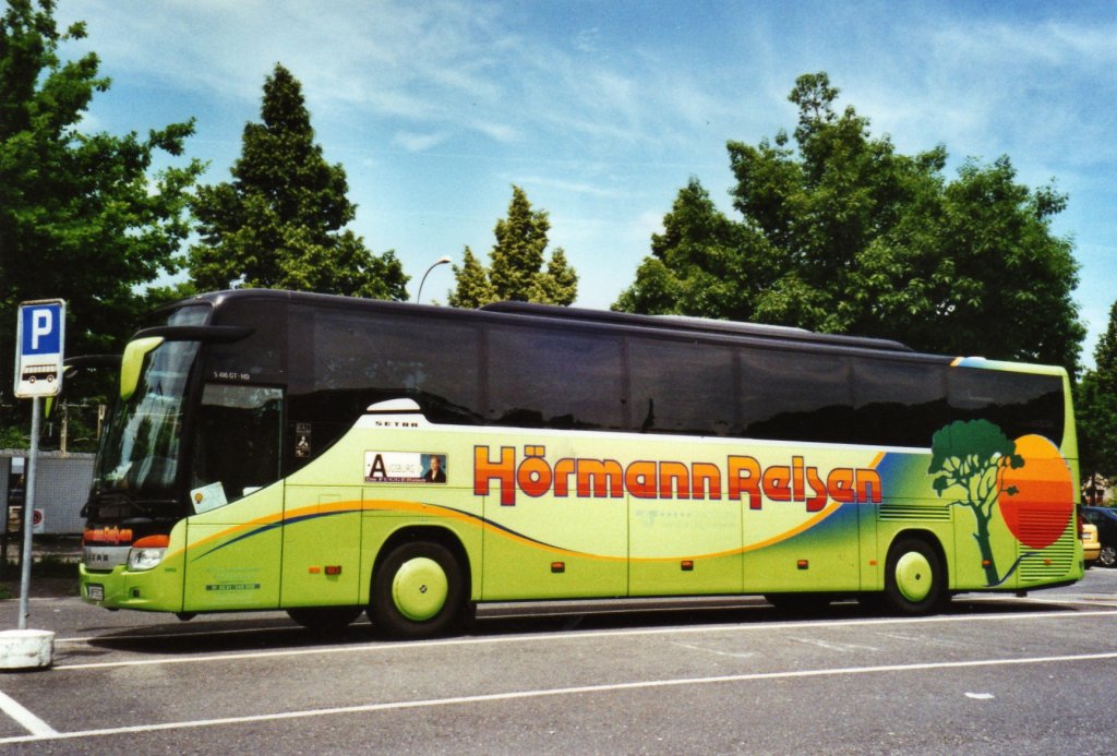 Aus Deutschland: Hrmann, Augsburg Nr. 5002/A-HR 5002 Setra am 10. Juni 2010 Thun, Seestrasse