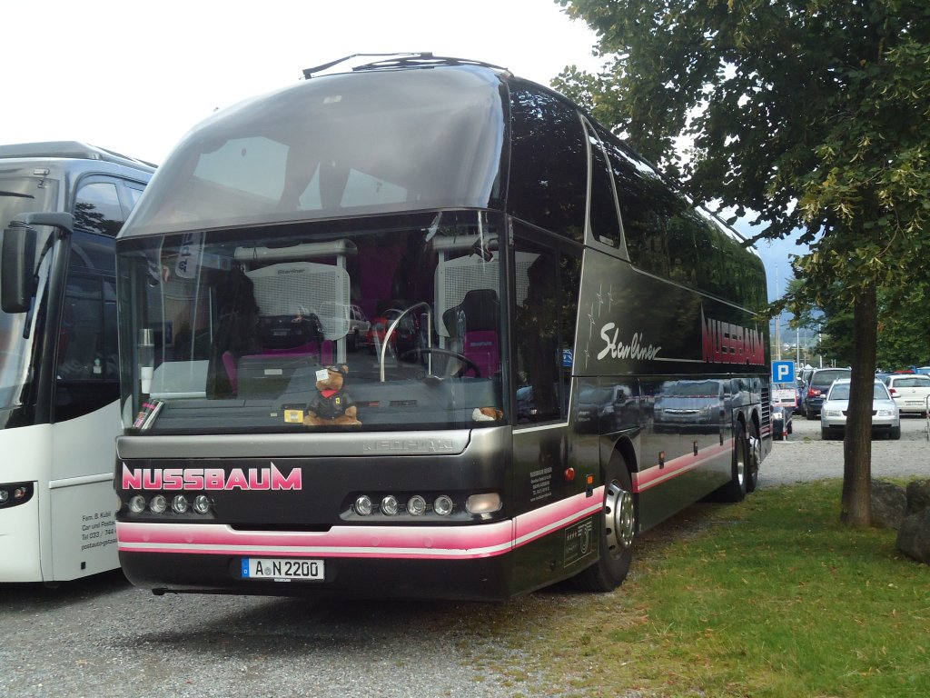 Aus Deutschland: Nussbaum, Augsburg - A-N 2200 - Neoplan am 29. Juli 2011 in Thun, Lachenwiese