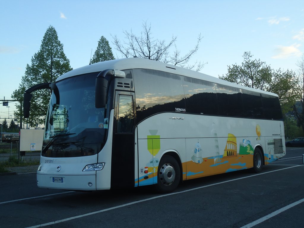 Aus Italien: Peroni, Bonate Sopra - Nr. 2/DH-827 MV - Irisbus am 3. Mai 2012 in Thun, Seestrasse