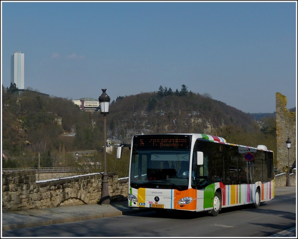 AV 8000, VDL 647, Mercedes Benz Citaro in der Monte de Clausen in Stadt Luxemburg.  15.03.2013