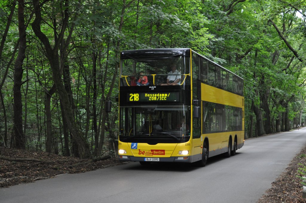 B-V 3396 auf der Linie 218 in Berlin Grunewald. Aufgenommen am 11.08.2013
