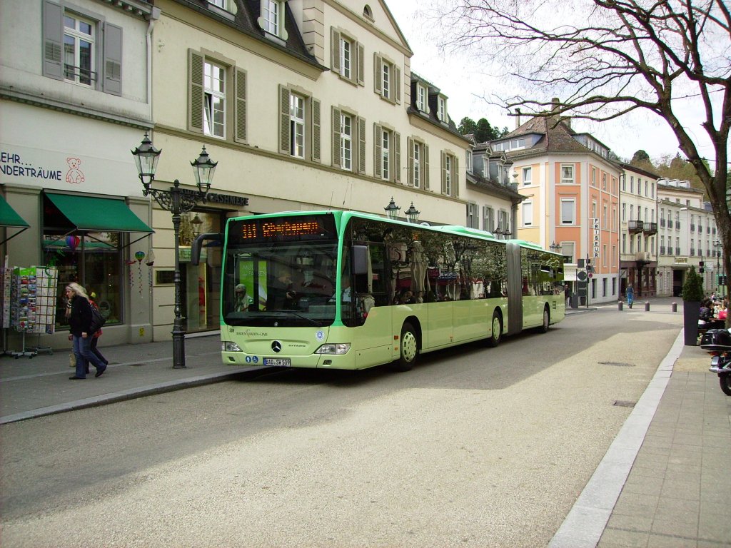 BAD-SW 506 der BBL hat am 10.04.2012 auf Linie 201 den Leopoldsplatz erreicht, um gleich weiter in Richtung Lichtental zu fahren.