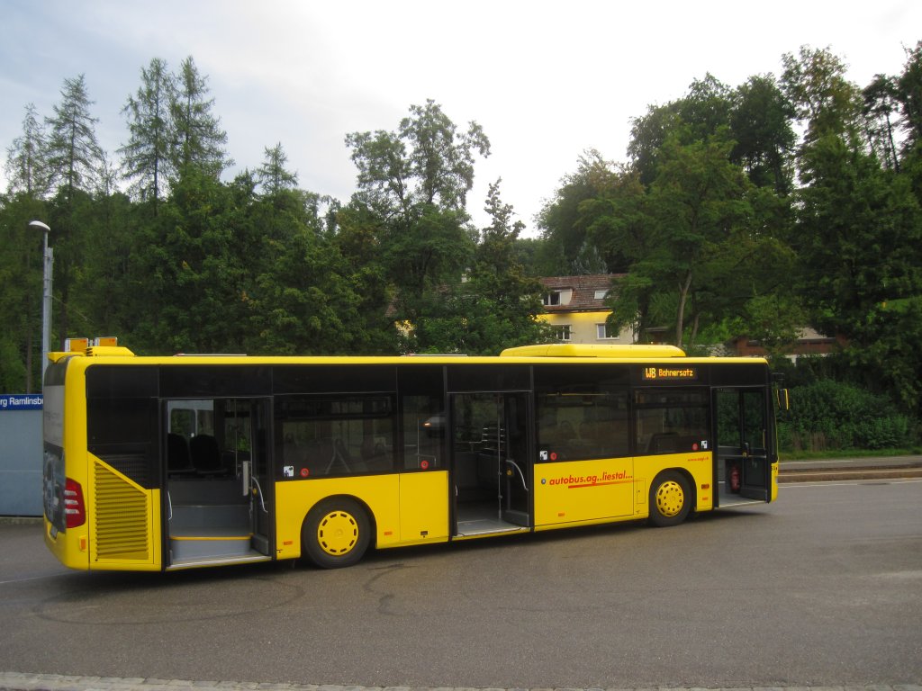 Bahnersatzbus der AAGL . Weil ein Auto nach einem Unfall auf der Schiene war verkehrte dieser Bahnersatzbus zwischen Lampenberg und Hlstein.14.8.2011