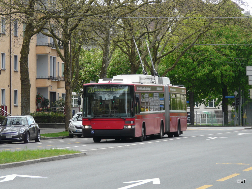 Bern mobil - NAW Swisstrolley Nr.08 unterwegs auf der Linie 20 in der Stadt Bern am 14.04.2011