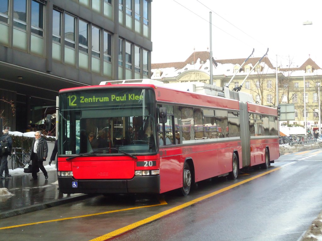 Bernmobil, Bern Nr. 20 NAW/Hess Gelenktrolleybus am 7. Dezember 2010 Bern, Schanzenstrasse