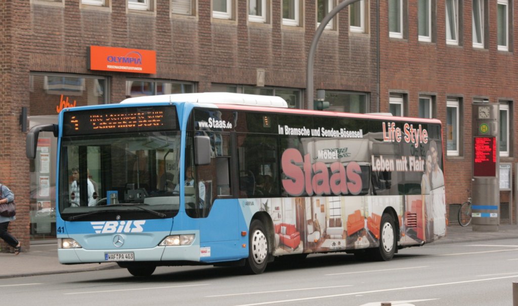 Bils 41 (WAF PA 403) mit Werbung fr Mbel Staas aufgenommen an der Eisenbahnstr.
am 27.6.2009.