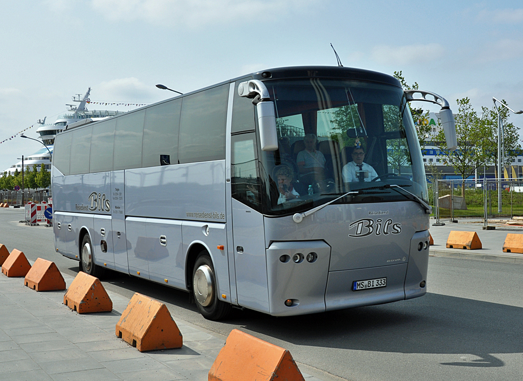 Bova Reisebus vom  Reisedienst Bils  am Cruiser Terminal in Hamburg - 13.07.2013