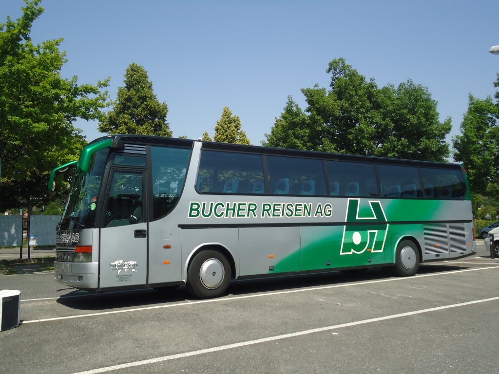 Bucher, Luzern - LU 15'565 - Setra am 29. Juni 2012 in Thun, Seestrasse