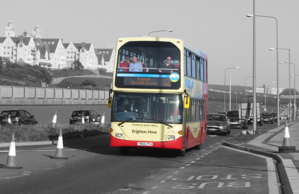Busverkehr in Brighton, England: Bus 901  Charles Burt Brill , benannt nach einem bekannten Einwohner von Brighton, der u.a. ein Bad erffnete, auf der Linie 12 nach Churchill Square. April 2012
