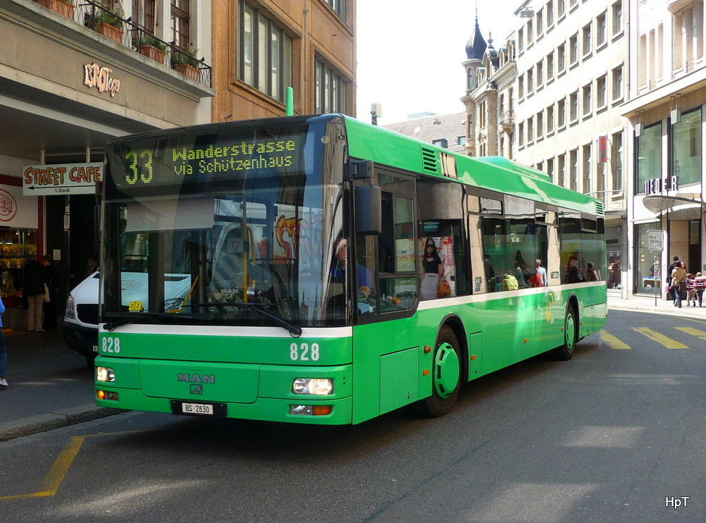 BVB - MAN Nr.828 BS 2830 unterwegs auf der Linie 33 in der Stadt Basel am 16.04.2011

