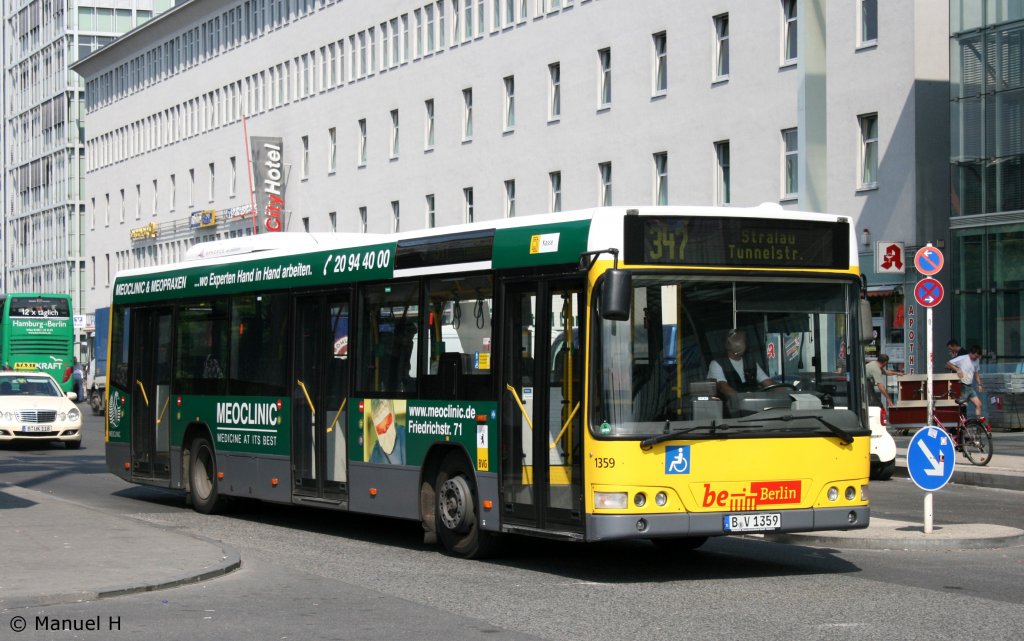 BVG 1359 (B V 1359) am Ostbahnhof Berlin.
Der Bus wirbt fr die Meoclinic.
9.8.2010.