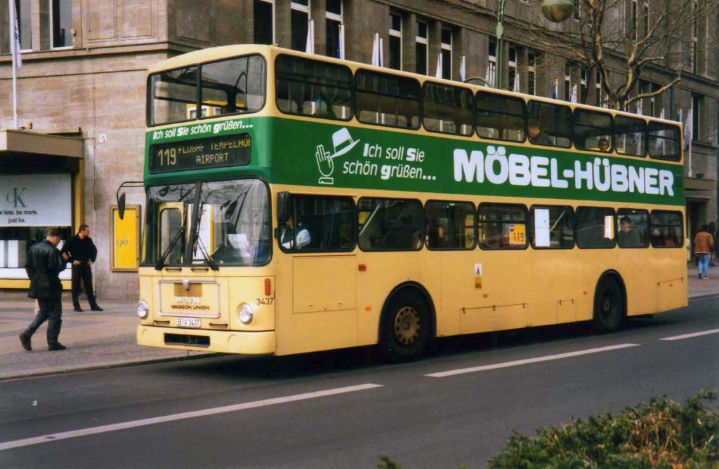 BVG 3437, ein MAN SD200, aufgenommen im April 1997 in Berlin am Wittenbergplatz / Kadewe.